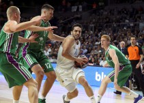 El Madrid sale del bache ante un desacertado Unicaja