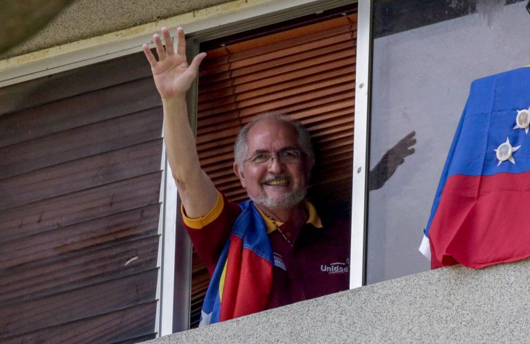 Fotografía de archivo del 16 de julio de 2017 del alcalde metropolitano de Caracas, el opositor Antonio Ledezma Fotografía de archivo del 16 de julio de 2017 del alcalde metropolitano de Caracas, el opositor Antonio Ledezma