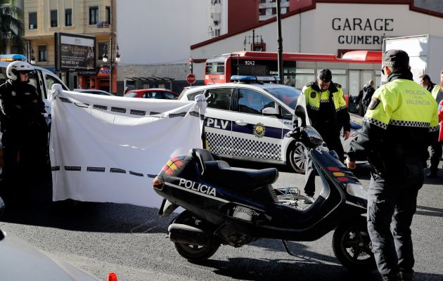 Un ciclista falleció el 21 de noviembre en un accidente de tráfico con un camión en Valencia. Un ciclista falleció el 21 de noviembre en un accidente de tráfico con un camión en Valencia.