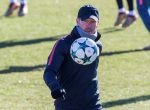 GRAF3478 MADRID, 04/12/2017.- El entrenador del Atlético de Madrid, Cholo Simeone, durante el entrenamiento del conjunto rojiblanco de hoy, previo al partido de Champions League que mañana disputarán frente al Chelsea, hoy en la Ciudad Deportiva Wanda. EFE/ Rodrigo Jimenez