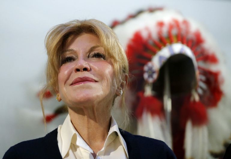 La baronesa Carmen Thyssen-Bornemisza, durante el acto en el que ha donado un tocado de plumas de las culturas nativas norteamericanas al Museo Nacional de Antropología La baronesa Carmen Thyssen-Bornemisza, durante el acto en el que ha donado un tocado de plumas de las culturas nativas norteamericanas al Museo Nacional de Antropología