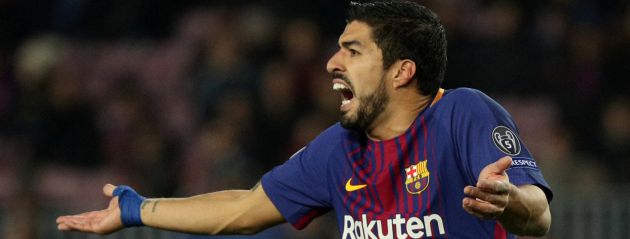 Luis Suárez se queja de una falta frente al Sporting Luis Suárez se queja de una falta frente al Sporting