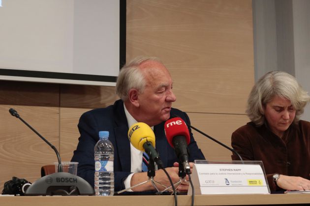 Stephen Rapp en un encuentro en Madrid con Amnistía Internacional y el despacho Guernica37. Stephen Rapp en un encuentro en Madrid con Amnistía Internacional y el despacho Guernica37.