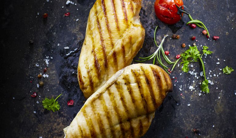 Así es como realmente deberías hacer el pollo a la plancha. Así es como realmente deberías hacer el pollo a la plancha.
