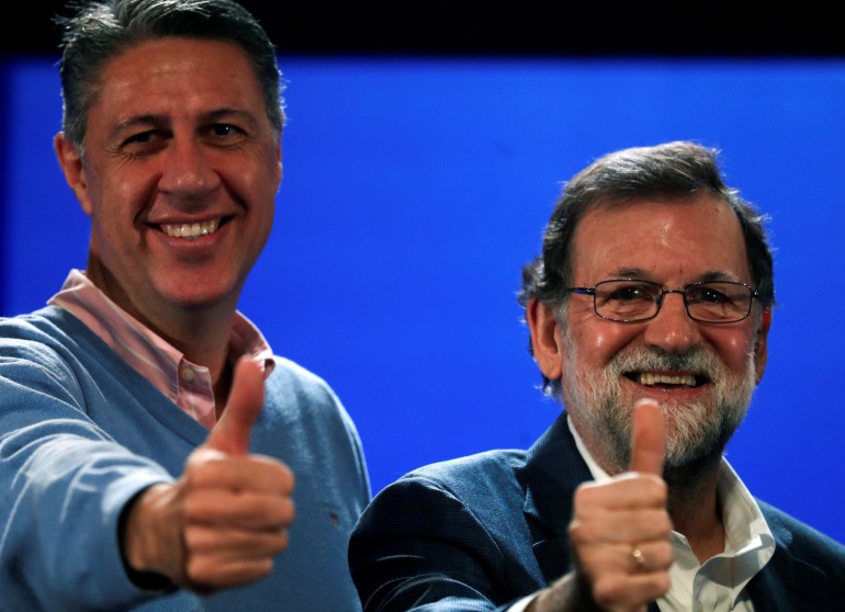 El presidente del Gobierno y del Partido Popular, Mariano Rajoy, durante el acto de campaña con motivo de las elecciones catalanas del 21D, junto al candidato del PPC a la Generalitat, Xavier García Albiol El presidente del Gobierno y del Partido Popular, Mariano Rajoy, durante el acto de campaña con motivo de las elecciones catalanas del 21D, junto al candidato del PPC a la Generalitat, Xavier García Albiol