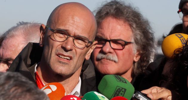 Raül Romeva atiende a los medios durante el acto organizado por ERC en la prisión de Estremera Raül Romeva atiende a los medios durante el acto organizado por ERC en la prisión de Estremera
