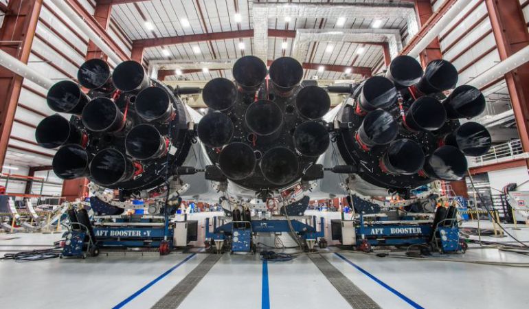 Space X da a conocer su nuevo cohete. Space X da a conocer su nuevo cohete.