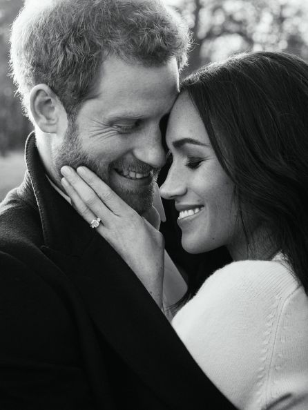 Fotografía oficial del compromiso del príncipe Enrique de Inglaterra y de la actriz estadounidense Meghan Markle. Fotografía oficial del compromiso del príncipe Enrique de Inglaterra y de la actriz estadounidense Meghan Markle.