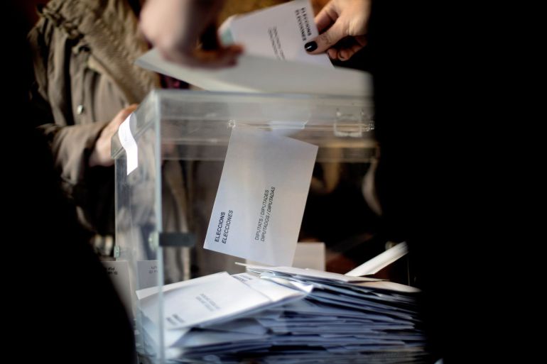 Numerosas personas han ejercido su derecho al voto en las mesas electorales de la Escola Industrial de Barcelona Numerosas personas han ejercido su derecho al voto en las mesas electorales de la Escola Industrial de Barcelona