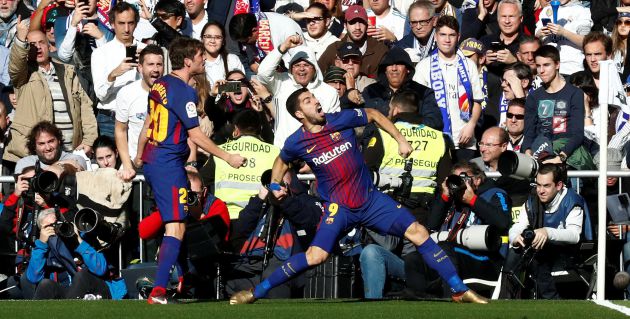 Luis Suárez celebra su gol en el Bernabéu. Luis Suárez celebra su gol en el Bernabéu.
