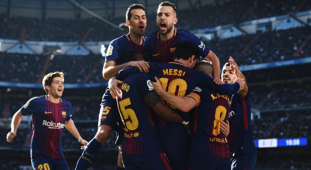 Los jugadores del Barcelona celebran el gol de Messi de penalti. Los jugadores del Barcelona celebran el gol de Messi de penalti.