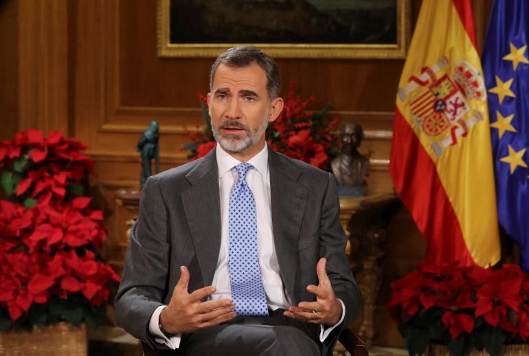 El rey Felipe VI, durante su tradicional mensaje de Navidad desde el Palacio de La Zarzuela El rey Felipe VI, durante su tradicional mensaje de Navidad desde el Palacio de La Zarzuela