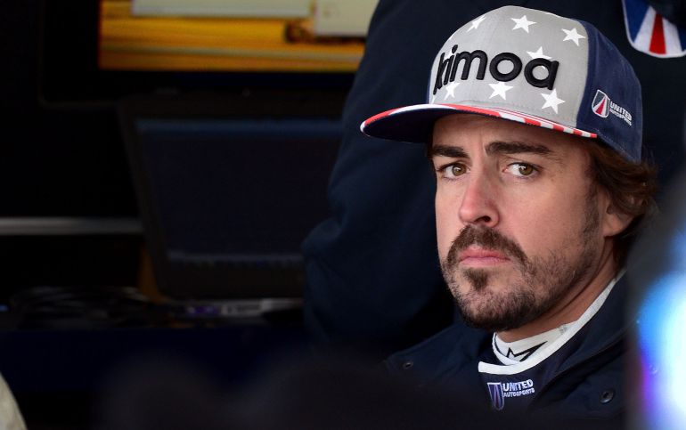 Primer plano de Fernando Alonso Primer plano de Fernando Alonso
