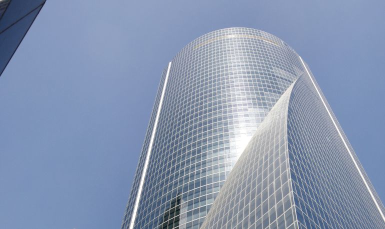 Vista exterior de la Torre Espacio del Paseo de la Castellana de Madrid, donde se encuentra la sede de varias empresa del grupo Villar Mir Vista exterior de la Torre Espacio del Paseo de la Castellana de Madrid, donde se encuentra la sede de varias empresa del grupo Villar Mir
