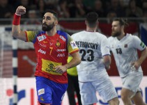 España machaca a la República Checa en su debut