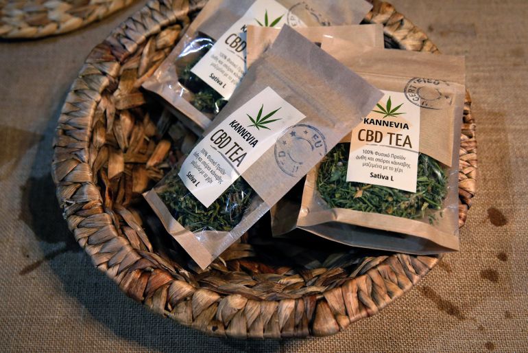 paquetes de marihuana expuestos en la primera feria internacional de Cannabis en Atenas, Grecia, este fin de semana paquetes de marihuana expuestos en la primera feria internacional de Cannabis en Atenas, Grecia, este fin de semana