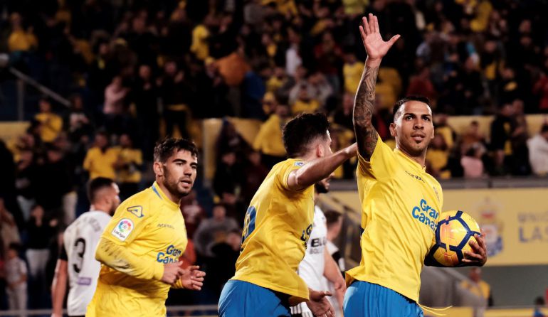 Jonathan Viera celebra su gol ante el Valencia Jonathan Viera celebra su gol ante el Valencia