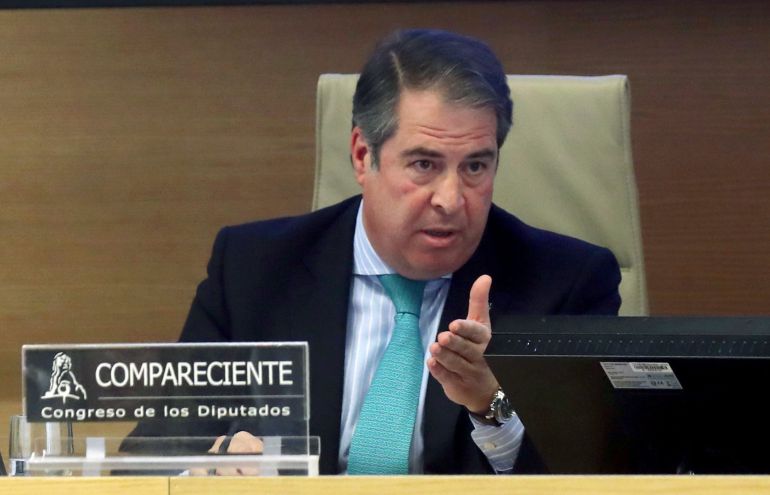 El Director general de Tráfico, Gregorio Serrano, durante su comparecencia para informar de su gestión en el colapso de la autopista de peaje AP-6 en el Congreso de Los Diputados El Director general de Tráfico, Gregorio Serrano, durante su comparecencia para informar de su gestión en el colapso de la autopista de peaje AP-6 en el Congreso de Los Diputados