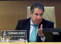 El director de la DGT la vuelve a liar: sus consejos para escribir en redes sociales