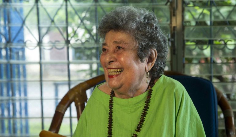 Fotografía de archivo que muestra a la poeta nicaragüense Claribel Alegría durante una entrevista en Managua Fotografía de archivo que muestra a la poeta nicaragüense Claribel Alegría durante una entrevista en Managua