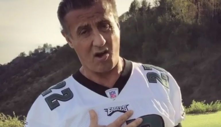 Sylvester Stallone, durante su mensaje a los Eagles Sylvester Stallone, durante su mensaje a los Eagles