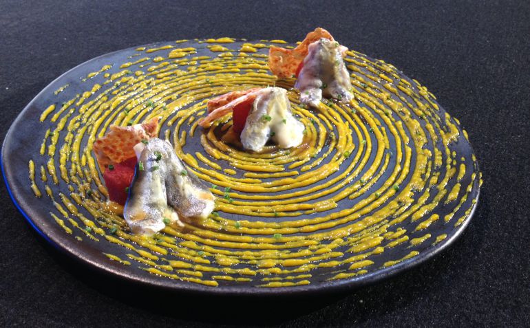 Elena Arzak le dedicó estas 'Cocochas al plato' a Paul Bocuse y Caius Apicius. Elena Arzak le dedicó estas 'Cocochas al plato' a Paul Bocuse y Caius Apicius.