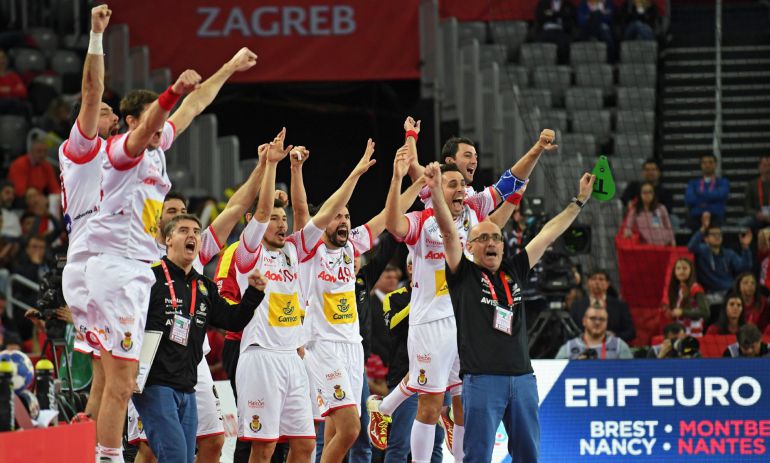 Los jugadores de la selección española de balonmano celebran la clasificación a la final Los jugadores de la selección española de balonmano celebran la clasificación a la final