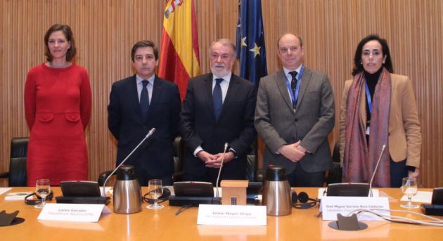 Mayor Oreja: "La eutanasia pisotea la dignidad y mata a los más debiles" Mayor Oreja: "La eutanasia pisotea la dignidad y mata a los más debiles"