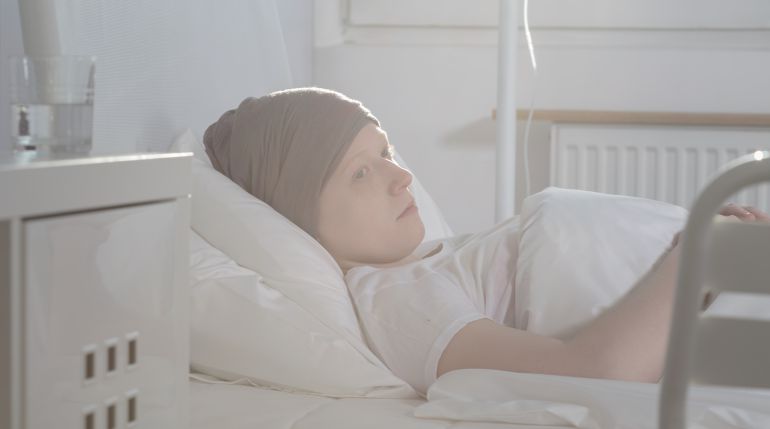 El cáncer deja en exclusión social a 25.000 enfermos El cáncer deja en exclusión social a 25.000 enfermos