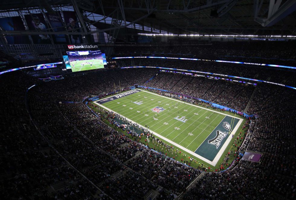 El estadio de Minneapolis, poco antes del comienzo de la Super Bowl El estadio de Minneapolis, poco antes del comienzo de la Super Bowl