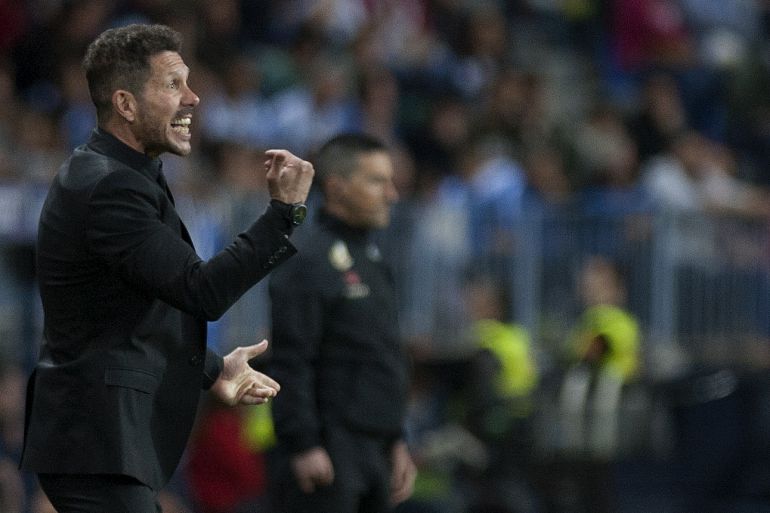 Simeone durante un encuentro del Atlético en La Rosaleda Simeone durante un encuentro del Atlético en La Rosaleda