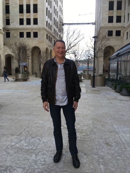 Bashar Masri, promotor de la nueva ciudad palestina en una de sus calles Bashar Masri, promotor de la nueva ciudad palestina en una de sus calles
