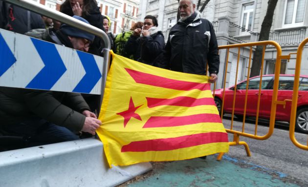 Decenas de personas han acudido para apoyar a Boya ante el Supremo Decenas de personas han acudido para apoyar a Boya ante el Supremo