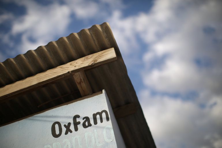 un centro oxfam desde el que se distribuye agua en Corail, un campo para desplazados del terremoto de Haiti. un centro oxfam desde el que se distribuye agua en Corail, un campo para desplazados del terremoto de Haiti.