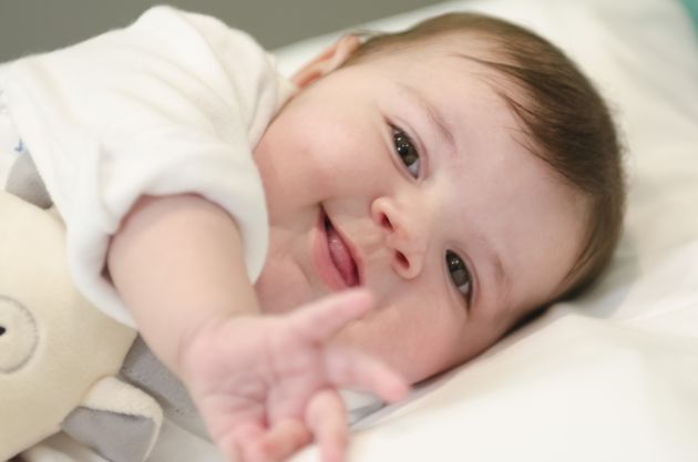Carla, la primera bebé española con un corazón incompatible, sale del hospital Carla, la primera bebé española con un corazón incompatible, sale del hospital