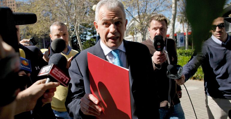 Javier Aguirre, el día que prestó declaración en Valencia por el presunto amaño del partido. Javier Aguirre, el día que prestó declaración en Valencia por el presunto amaño del partido.
