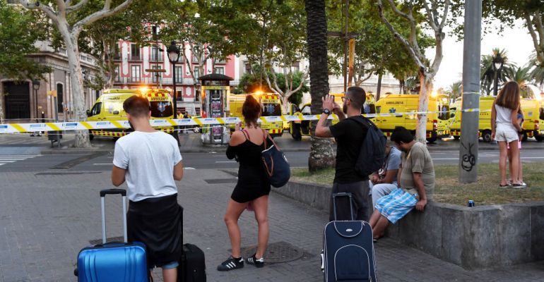 Imágenes posteriores al atropello de la Rambla. Imágenes posteriores al atropello de la Rambla.