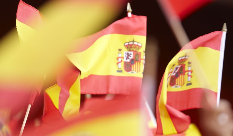 Reacciones al himno de Marta Sánchez. Reacciones al himno de Marta Sánchez.