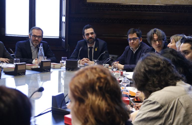 Roger Torrent ratifica su postura: no dejará de denunciar la situación de los diputados "presos y exiliados" Roger Torrent ratifica su postura: no dejará de denunciar la situación de los diputados "presos y exiliados"