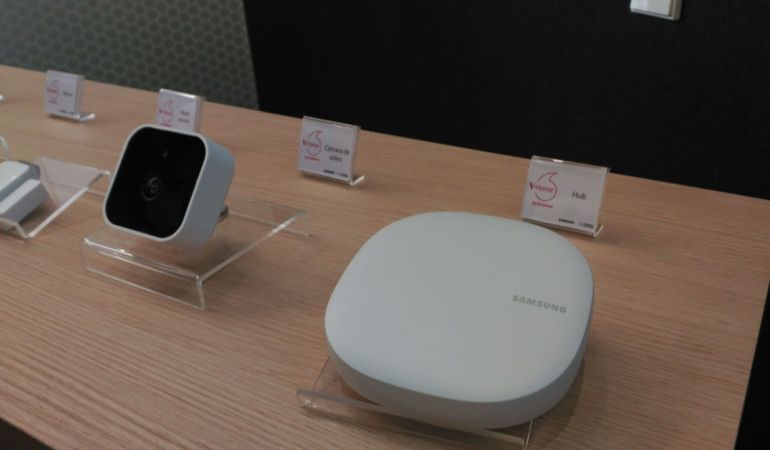 Vodafone y Samsung muestran el hogar del futuro de la mano de V-Home Vodafone y Samsung muestran el hogar del futuro de la mano de V-Home