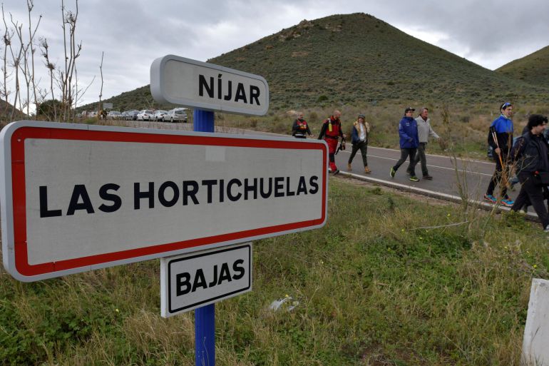 Vista del dispositivo de búsqueda que intenta localizar al niño de 8 años cuyo rastro se perdió el martes en Las Hortichuelas, en Níjar (Almería). Vista del dispositivo de búsqueda que intenta localizar al niño de 8 años cuyo rastro se perdió el martes en Las Hortichuelas, en Níjar (Almería).