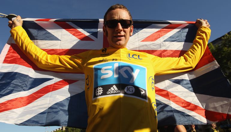 Bradley Wiggins celebra su victoria en el Tour de 2012. Bradley Wiggins celebra su victoria en el Tour de 2012.