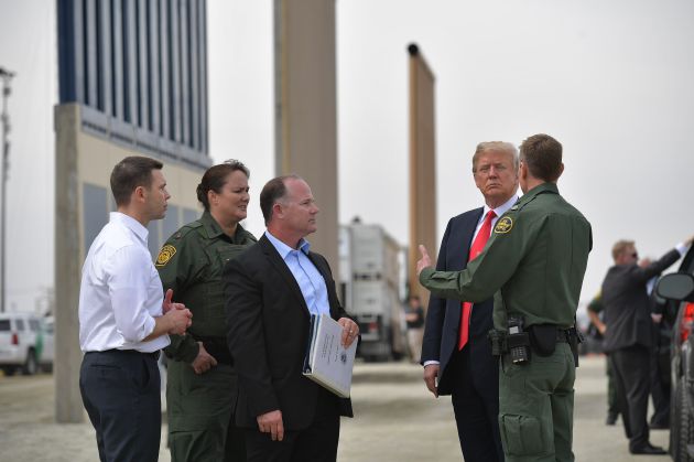 Trump viaja a California para conocer los prototipos del muro con México Trump viaja a California para conocer los prototipos del muro con México