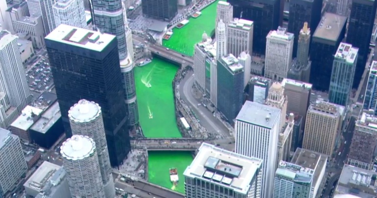 Imagen del río Chicago teñido de verde Imagen del río Chicago teñido de verde