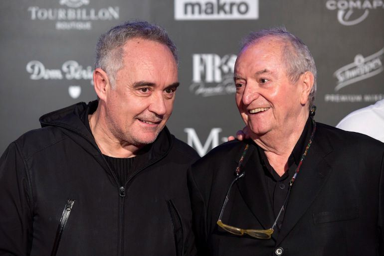 Ferran Adrià y Juan Mari Arzak, a su llegada al 'A 4 manos' celebrado el pasado lunes en Marbella. Ferran Adrià y Juan Mari Arzak, a su llegada al 'A 4 manos' celebrado el pasado lunes en Marbella.