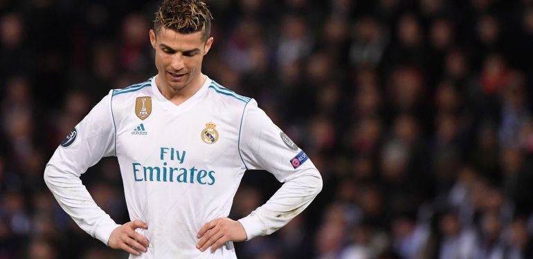 Cristiano Ronaldo, en el partido ante el PSG de la Champions en el Parque de los Príncipes (París). Cristiano Ronaldo, en el partido ante el PSG de la Champions en el Parque de los Príncipes (París).