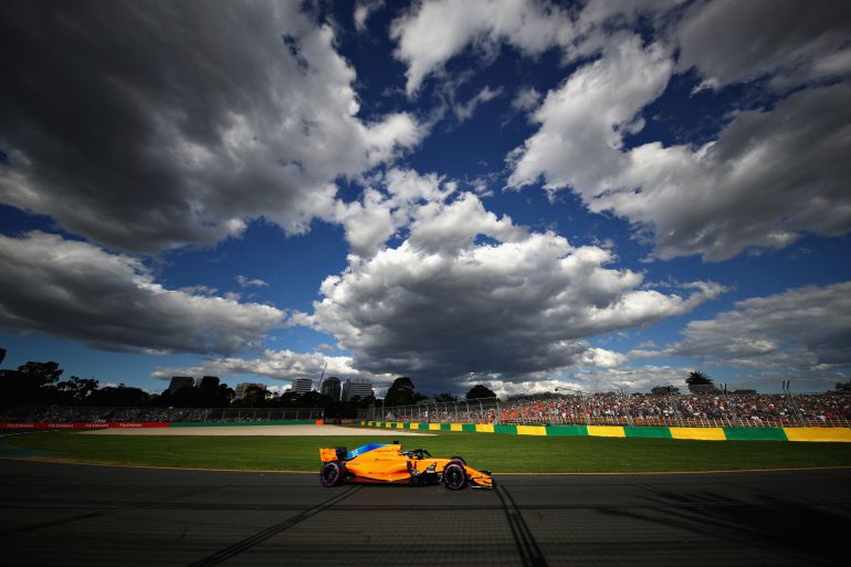 Alonso rueda en Albert Park Alonso rueda en Albert Park