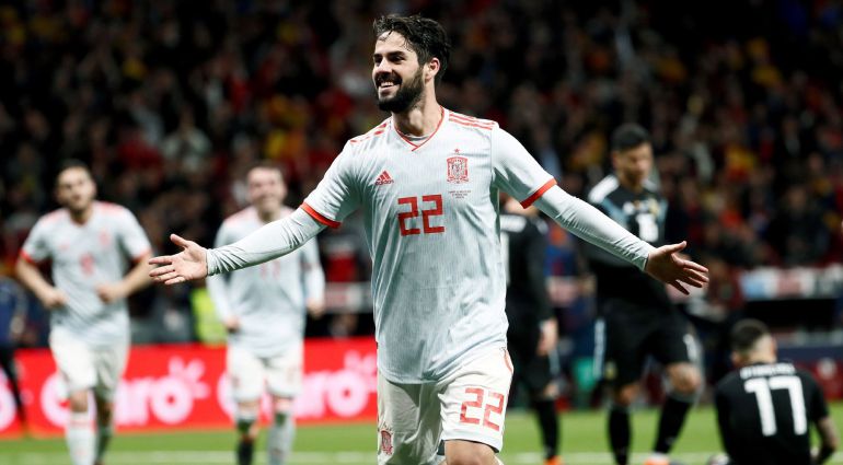 El centrocampista de la selección española Isco celebra tras marcar su tercer gol ante Argentina, sexto del equipo El centrocampista de la selección española Isco celebra tras marcar su tercer gol ante Argentina, sexto del equipo