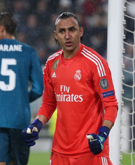 Keylor detuvo un remate a bocajarro de Higuaín en la primera parte. Keylor detuvo un remate a bocajarro de Higuaín en la primera parte.