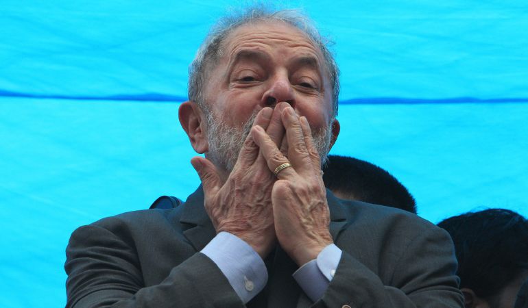 Fotografía de archivo fechada el 23 de enero de 2018, que muestra al expresidente brasileño Luiz Inácio Lula da Silva durante una ceremonia en Porto Alegre (Brasil). Fotografía de archivo fechada el 23 de enero de 2018, que muestra al expresidente brasileño Luiz Inácio Lula da Silva durante una ceremonia en Porto Alegre (Brasil).